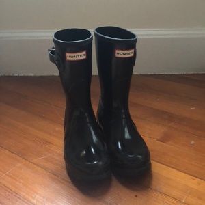 Size 7 short black hunter rain boots